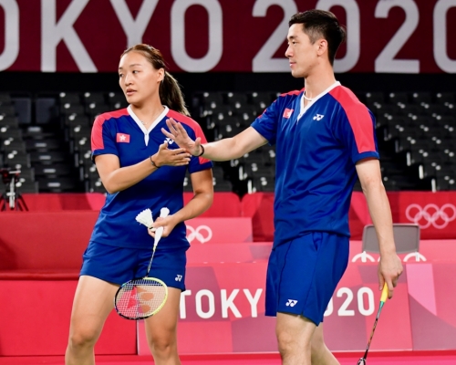 港队羽毛球混双组合邓俊文(右)及谢影雪(左)。