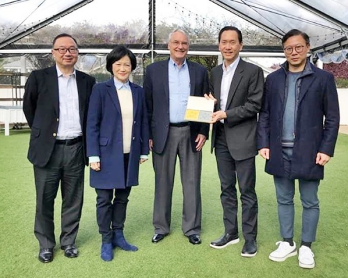 廖長江（左一）、葉劉淑儀（左一）、陳智思（右二）及張國鈞（右一）。
