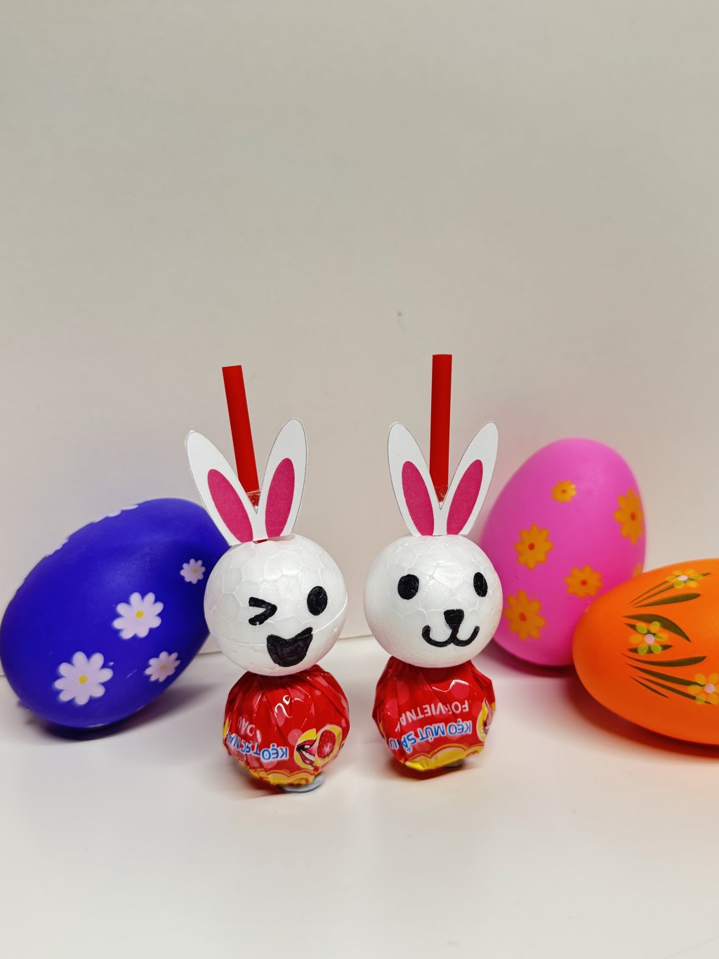 復活節特別版小店長會製作棒棒糖小兔。（圖片來源：《親子王》）