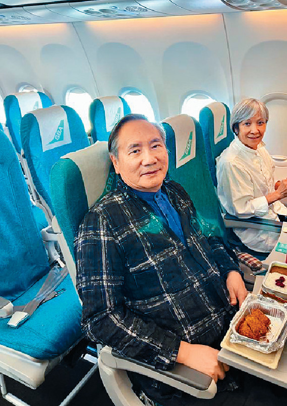 ■在飛機上食咖喱豬扒飯