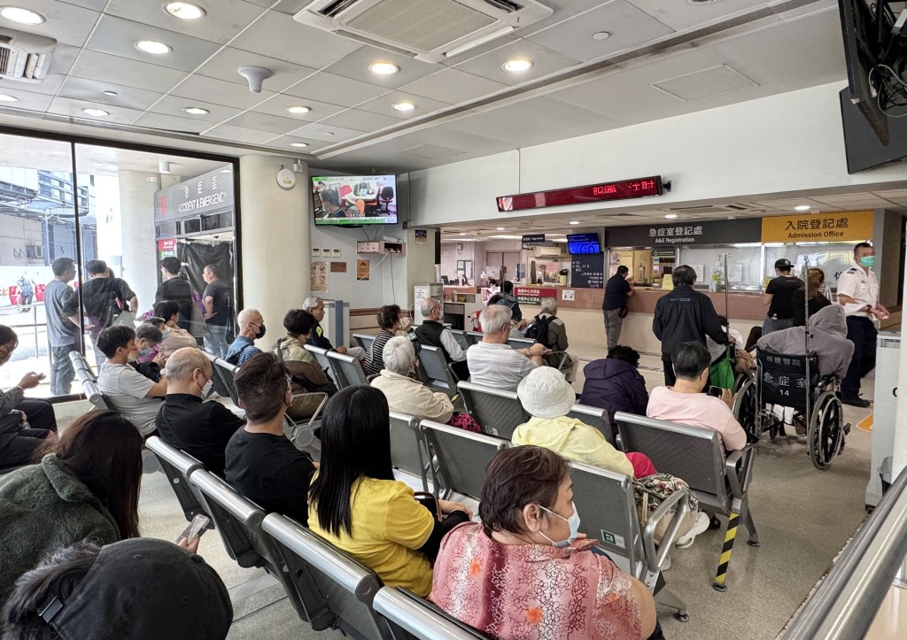 李夏茵又指，醫管局將持續優化服務流程，包括研究延長家庭醫學門診至晚上10時。