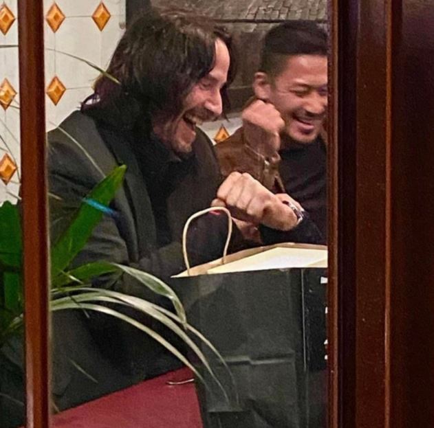 原來跟4名特技好友食飯及送上名錶。