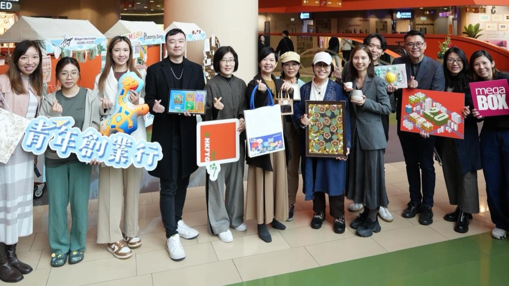 房屋局局長何永賢日前和團隊到Megabox快閃市集。何永賢fb圖片