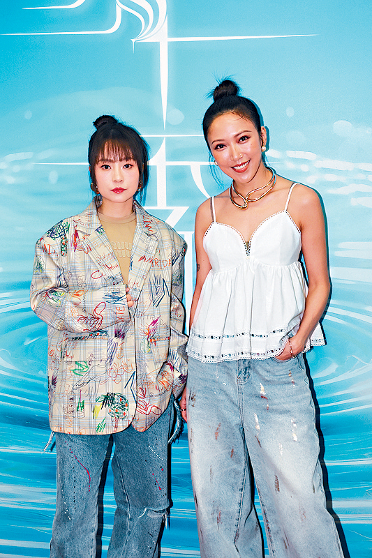 鍾舒漫(右)、谷婭溦齊擔任《聲秀》海選評判。