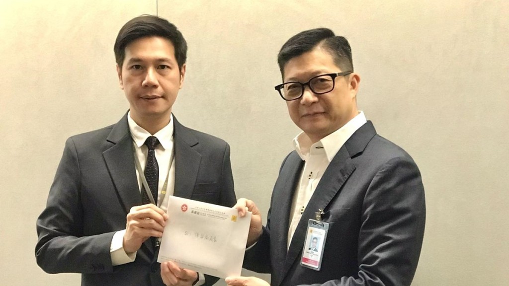 吳傑莊約晤保安局局長鄧炳強，提出四點反詐騙建議。吳傑莊facebook圖片