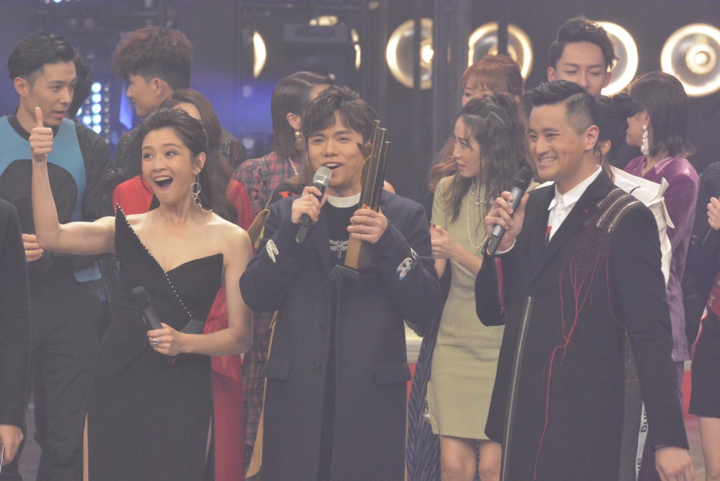 張敬軒4度奪得《勁歌金曲頒獎典禮》「最受歡迎男歌星」。