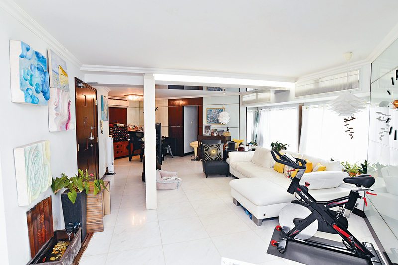 ■這是麗港城27座中層相連戶，實用面積1204方呎，叫價1980萬。