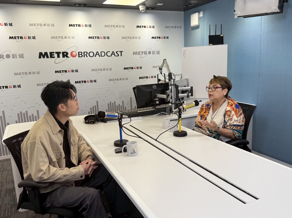 回顧數十年演藝生涯，肥媽大爆多次驚險舞台意外，展現極強臨場應變力。