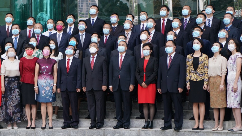 外交部駐港公署舉行升旗儀式。網上圖片