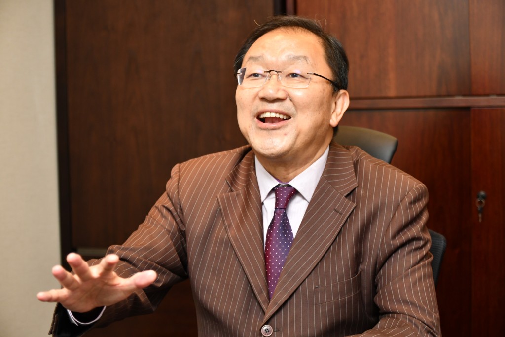 有人關注因醉駕風波辭任立法會議員的黃錦輝,他目前仍身兼全國政協委員,又能否再做特首選委呢?資料圖片 有人關注因醉駕風波辭任立法會議員的黃錦輝,他目前仍身兼全國政協委員,又能否再做特首選委呢?資料圖片