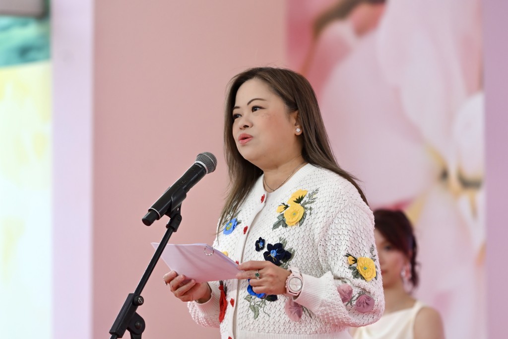 羅淑佩表示，「香」不僅代表紫羅蘭的馥郁芬芳，更寄寓香港這座盛事之都獨特氣韻。