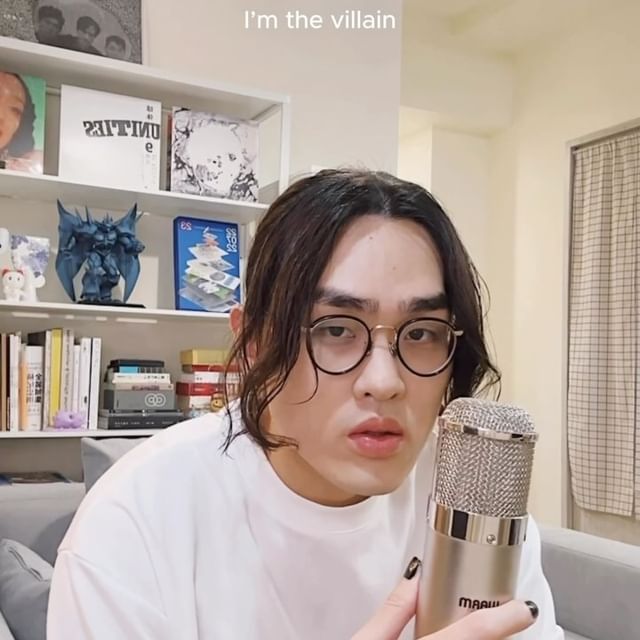 鹤The Crane的新歌〈DISEASE〉以手机成瘾为概念,更自认成瘾程度大约60%。 鹤The Crane的新歌〈DISEASE〉以手机成瘾为概念,更自认成瘾程度大约60%。