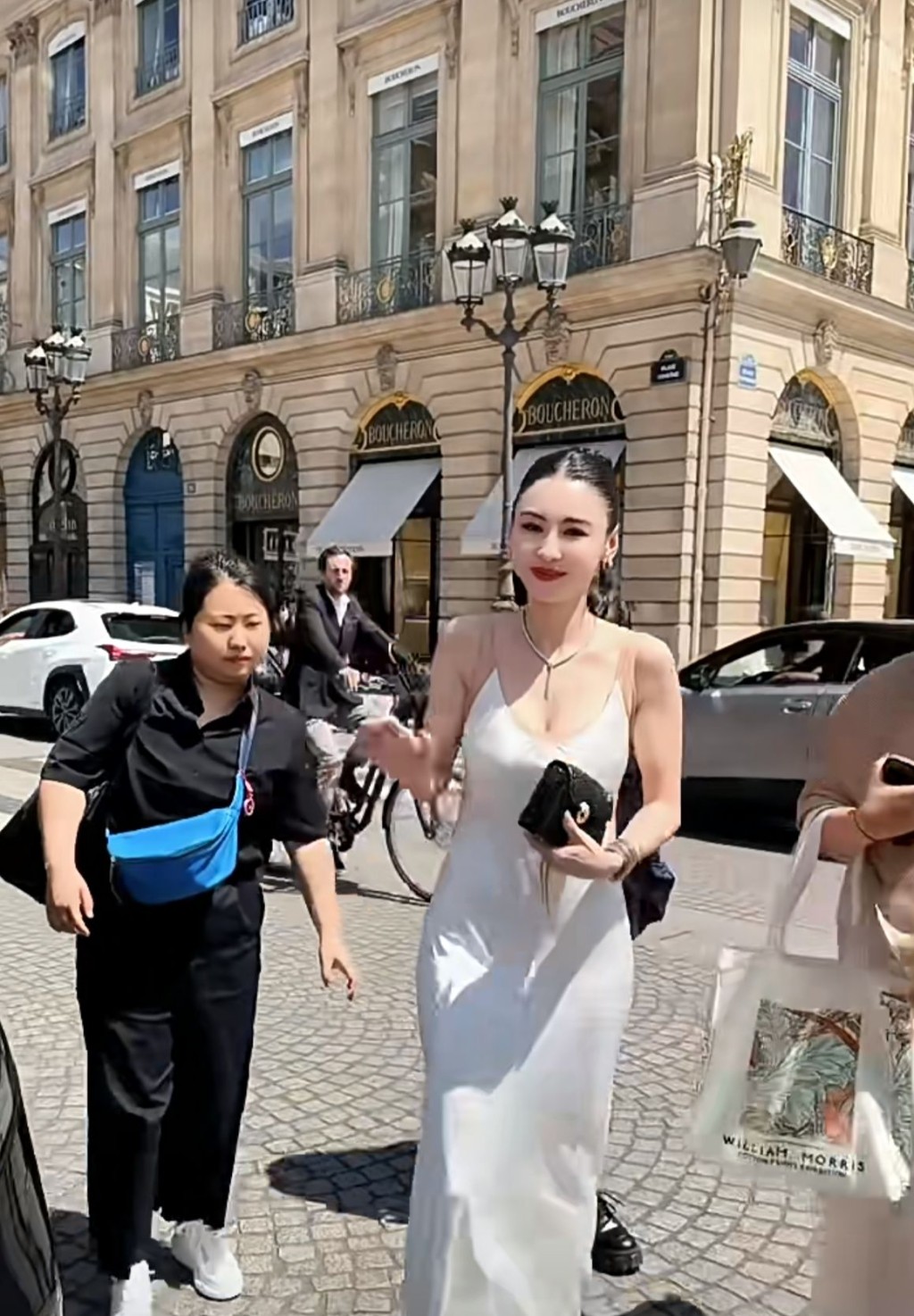 張栢芝真實狀態曝光，獲網民狂讚保養得宜，甚至封她為「華人女星美貌的天花板」。