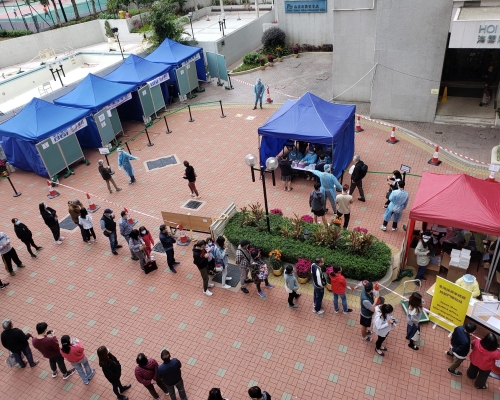 政府在荃灣海濱花園增設流動採樣站。