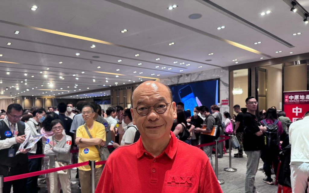 中原陳永傑表示,即使今日項目進行最後一輪銷售,但熱銷情況不減。 中原陳永傑表示,即使今日項目進行最後一輪銷售,但熱銷情況不減。