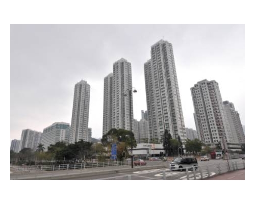 河畔花園車位73萬沽,持貨三年蝕42萬。
