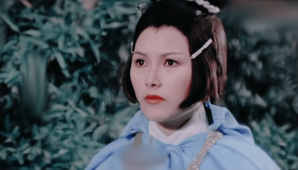在70至千禧年代初，潘冰嫦曾效力麗的、亞視及TVB。