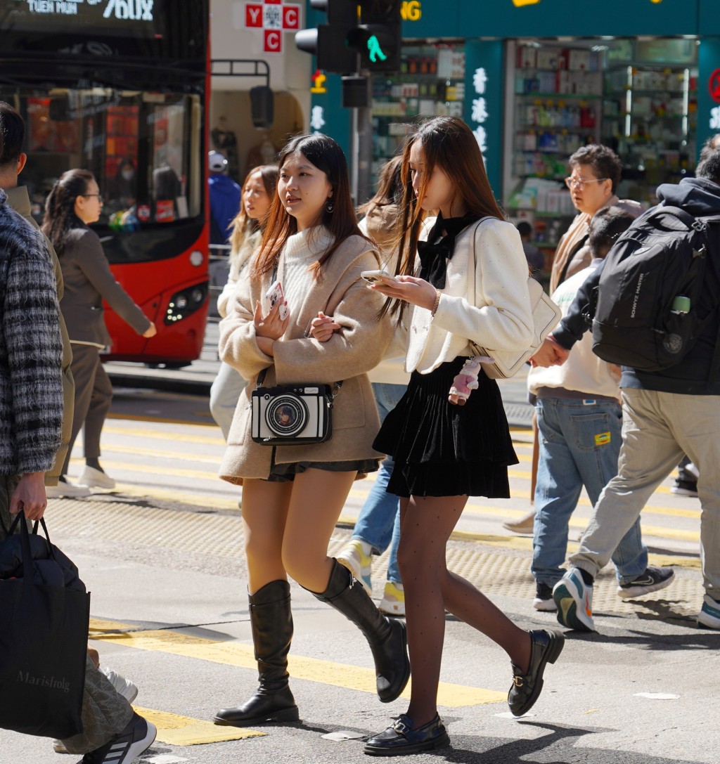 11月初步訪港旅客數字為約420萬人次,較去年同期上升17%。 11月初步訪港旅客數字為約420萬人次,較去年同期上升17%。