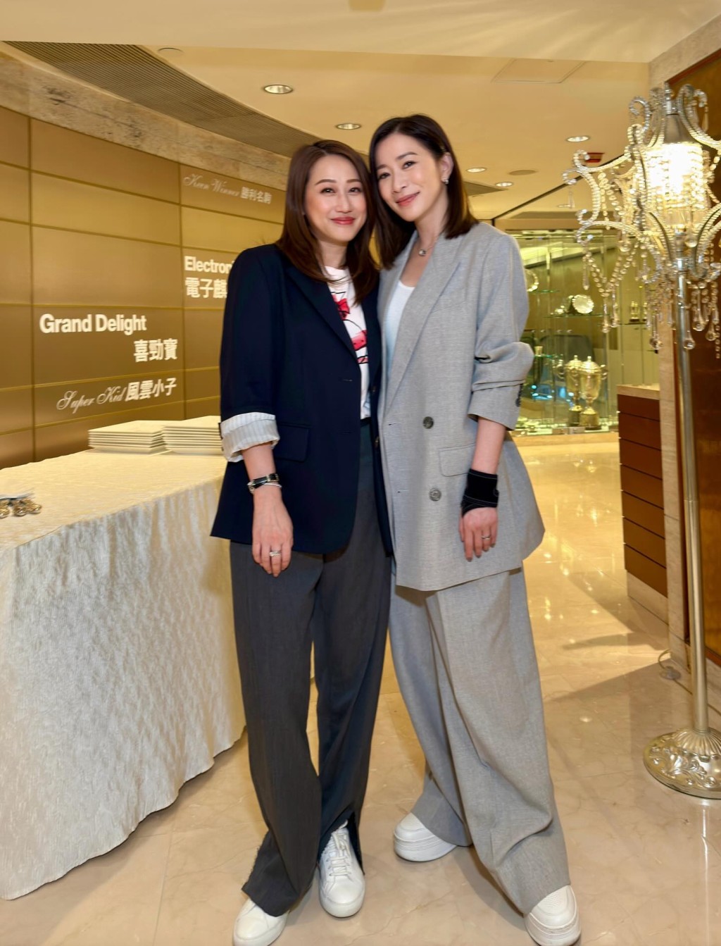 夏竹欣跟佘詩曼相識多年,曾合作劇集《金枝慾孽》。 夏竹欣跟佘詩曼相識多年,曾合作劇集《金枝慾孽》。