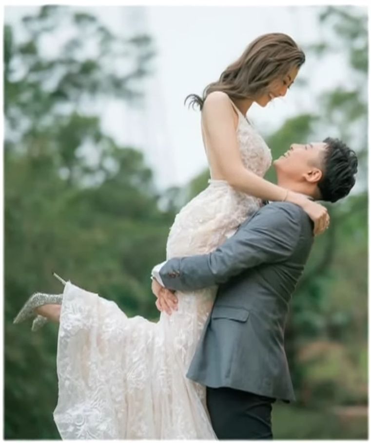 謝芷倫2021年12月底與圈外男友結婚。