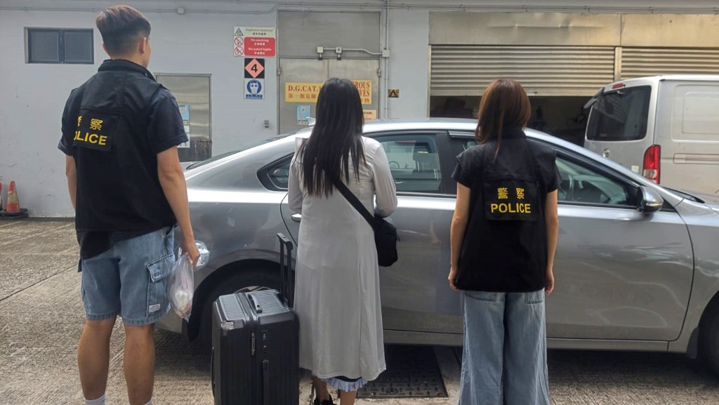 被捕内地女子带署调查。