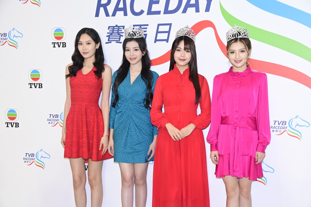 應屆港姐（左起）姜依寧、季軍王敏慈、冠軍莊子璇、亞軍王怡然都有出席TVB賽馬日活動。