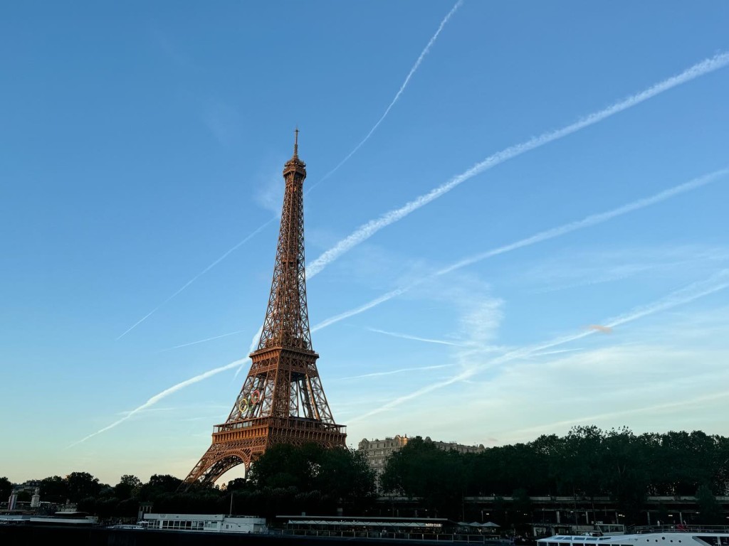 杨紫琼亦贴出一张巴黎铁塔的照片。