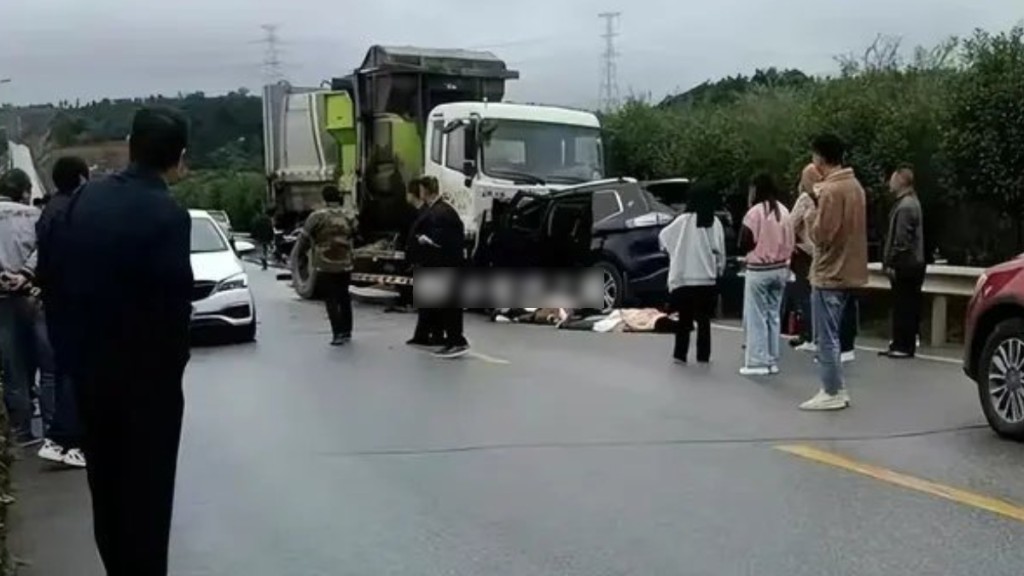湖南婚车车祸，造成新娘及伴娘6人死亡。网络
