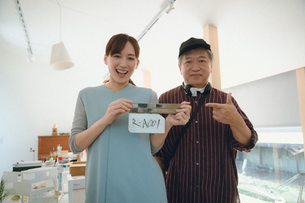事隔10年再度合作，是枝導演與綾瀨遙共同創造片中的母親角色。