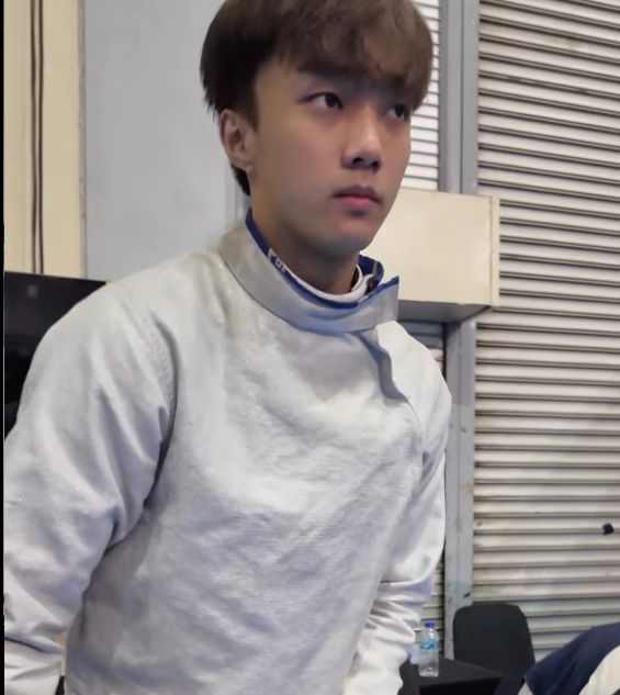 何柏霖在決賽前一刻，他希望以輕鬆的心情爭上冠軍寶座。直播截圖