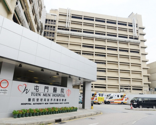 男子送往屯門醫院治理。 資料圖片