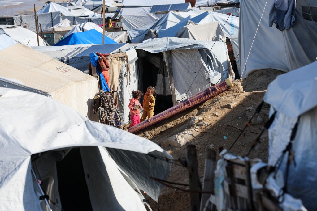 自周二，加沙出現入冬以來首場暴雨引發洪澇災情，一些難民營地被淹。路透社