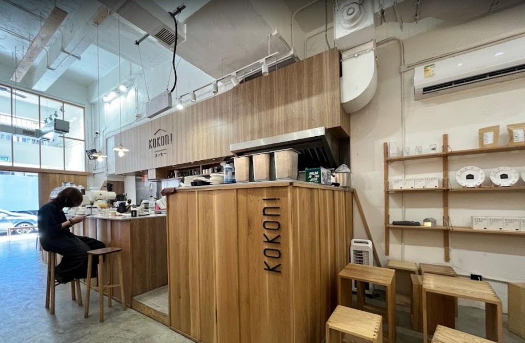 涉事食店Kokoni Coffee主打日系文青风，甚受年轻人辈欢迎。(google photo)