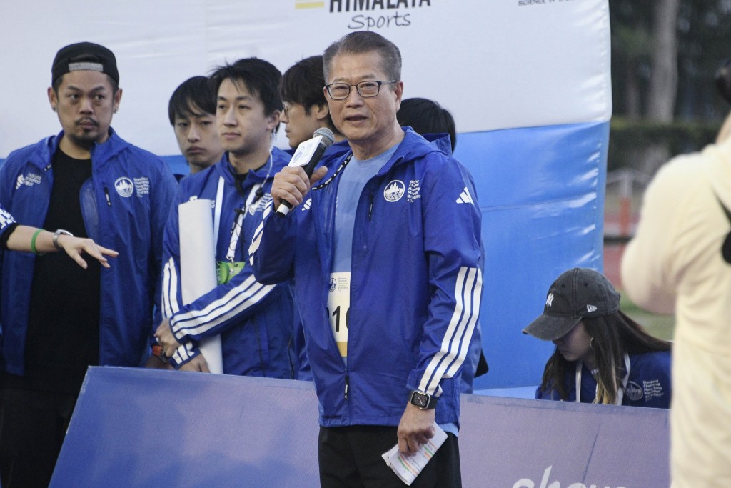 陳茂波致辭時表示，人生如馬拉松，有高有低，只要憑着堅毅、努力與熱情，便能突破困難。