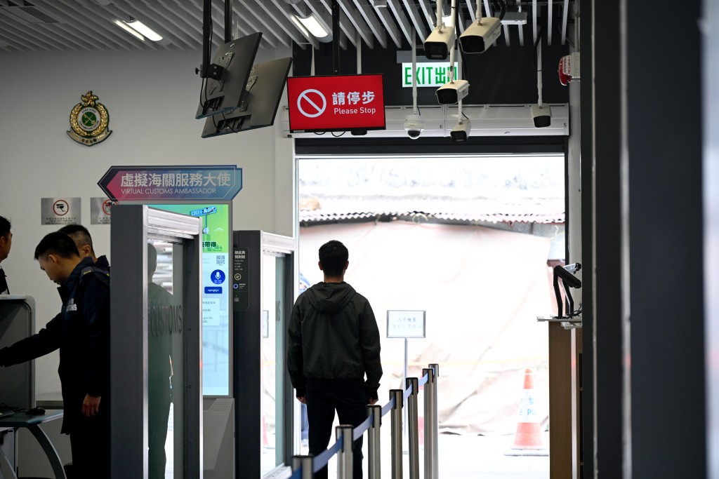 在中英街檢查站試行的「人面辨識科技先導計劃 」，擬擴展至其他口岸。