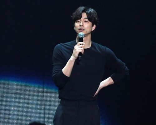 孔劉昨晚見面會臨尾被感動哭了。