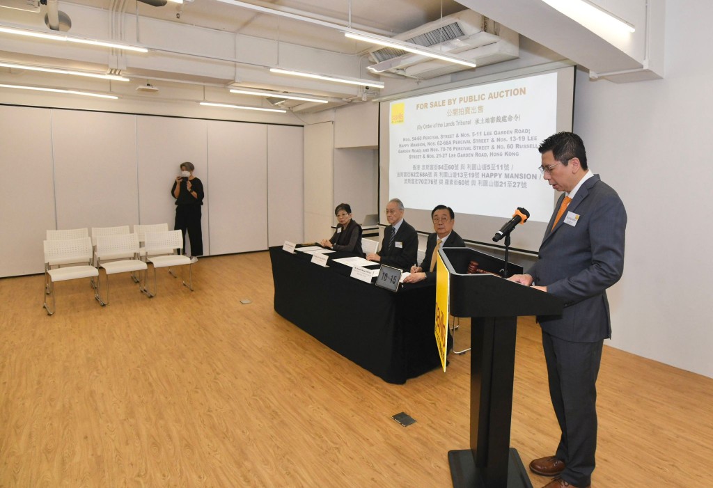 經登記的競投者沒有到場，故宣布強拍取消。