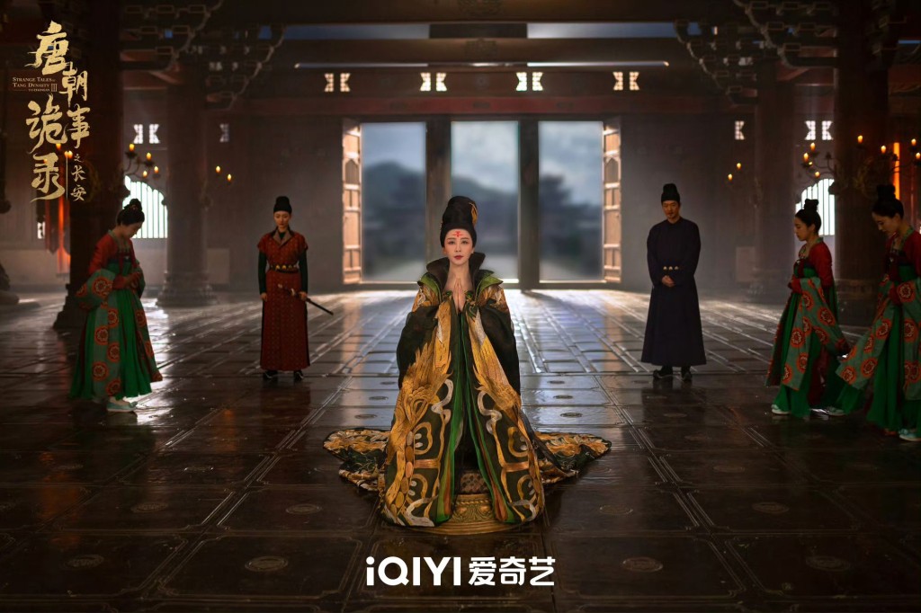 长公主到成佛寺上香。 长公主到成佛寺上香。