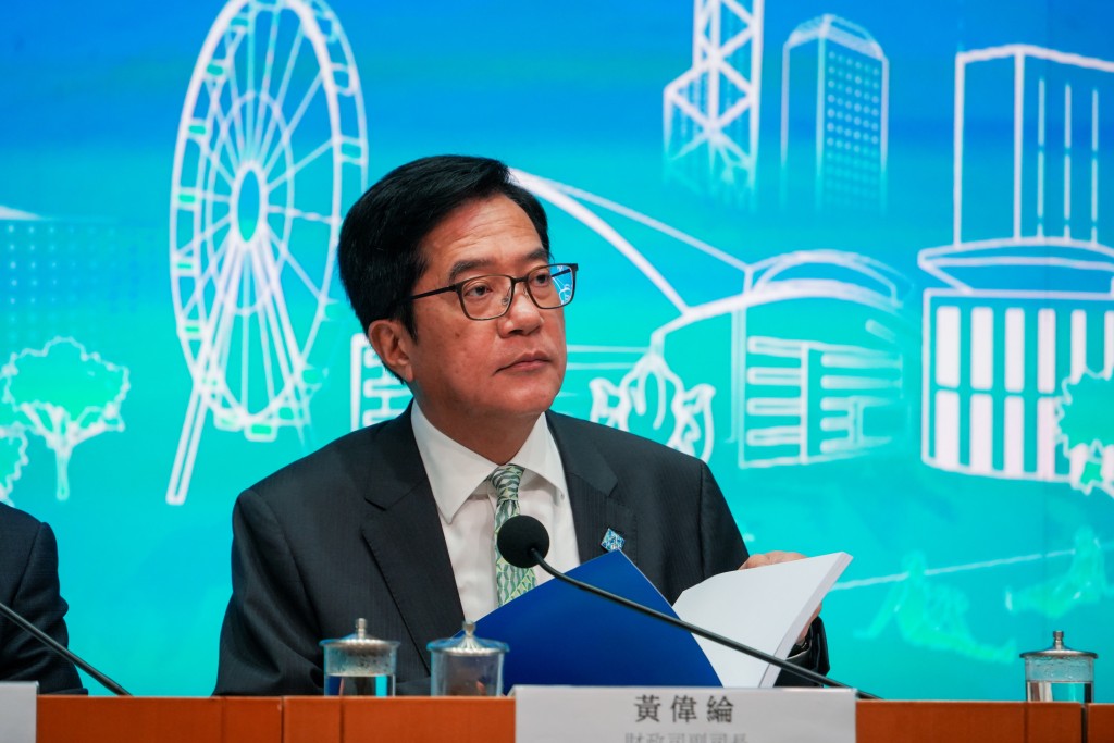 財政司副司長黃偉綸表示,高球場項目涉及司法覆核,政府正考慮是否提出上訴。 財政司副司長黃偉綸表示,高球場項目涉及司法覆核,政府正考慮是否提出上訴。