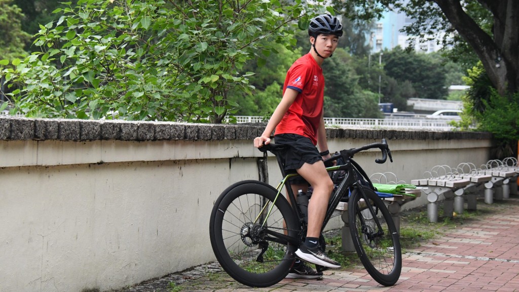 三項鐵人港隊代表溫澤林,是應屆DSE考生。 吳家祺攝