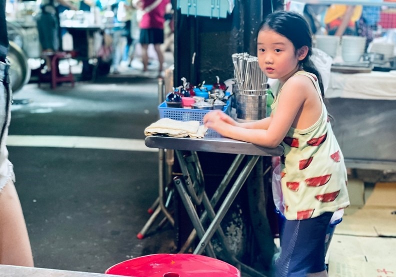 台灣小童星葉子綺憑《左撇子女孩》入圍最佳年輕演員。 台灣小童星葉子綺憑《左撇子女孩》入圍最佳年輕演員。