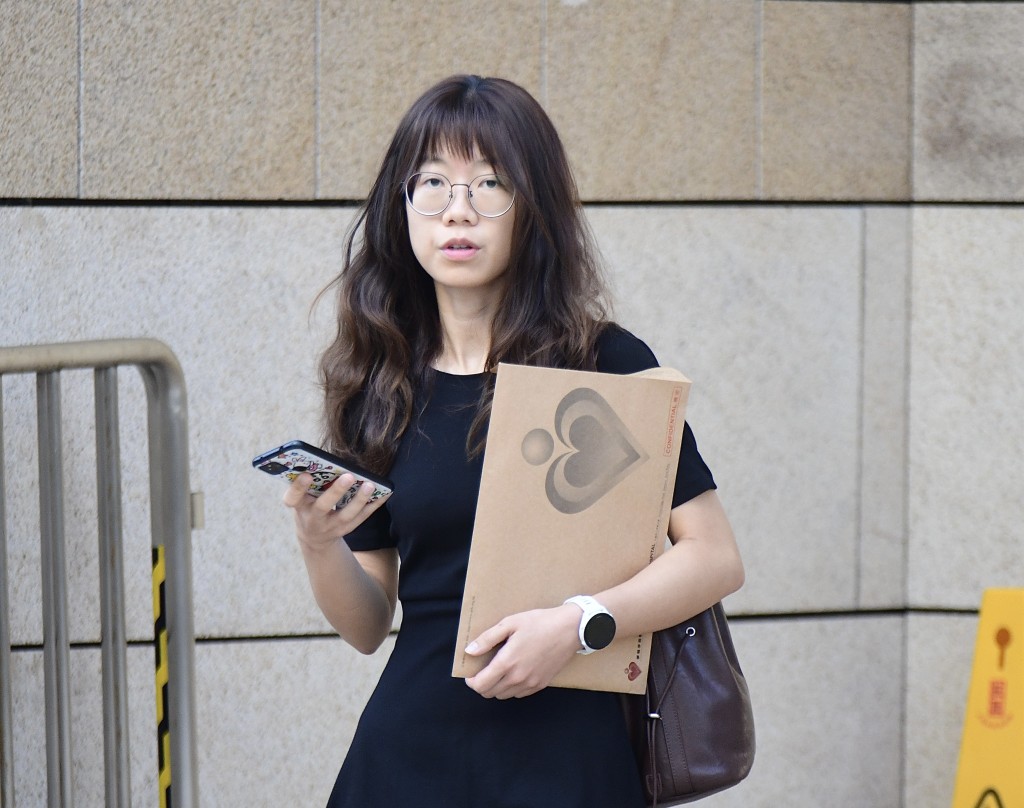 伊院急症室醫生李君慧(譯音)指死者到院前已死亡。何君健攝 伊院急症室醫生李君慧(譯音)指死者到院前已死亡。何君健攝