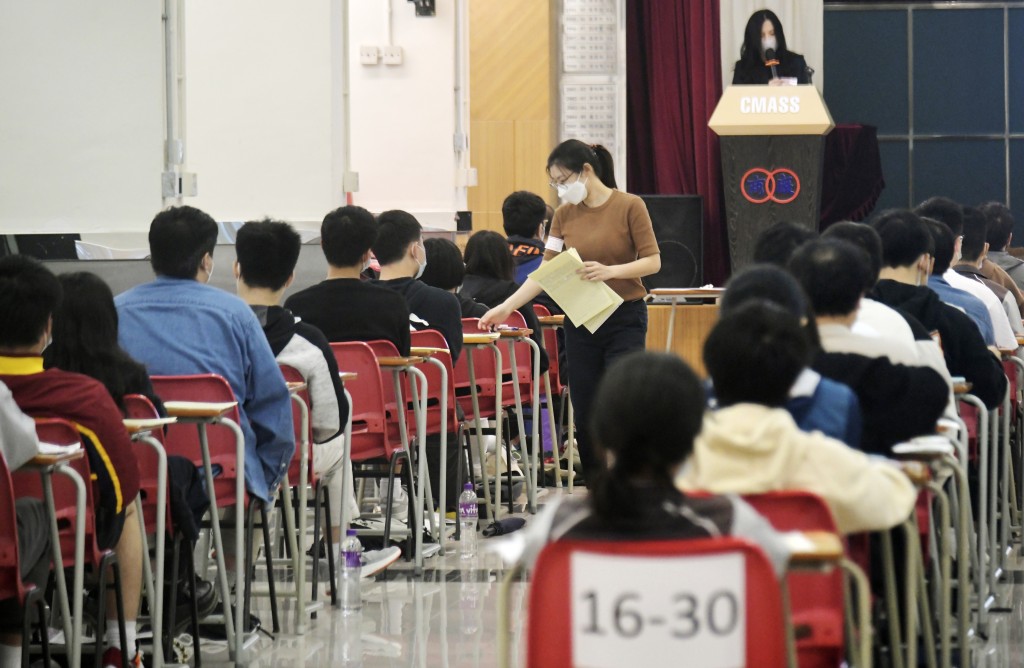 香港教學交流促進協會發言人林栢勤建議，考生可運用科技提高溫習效率。