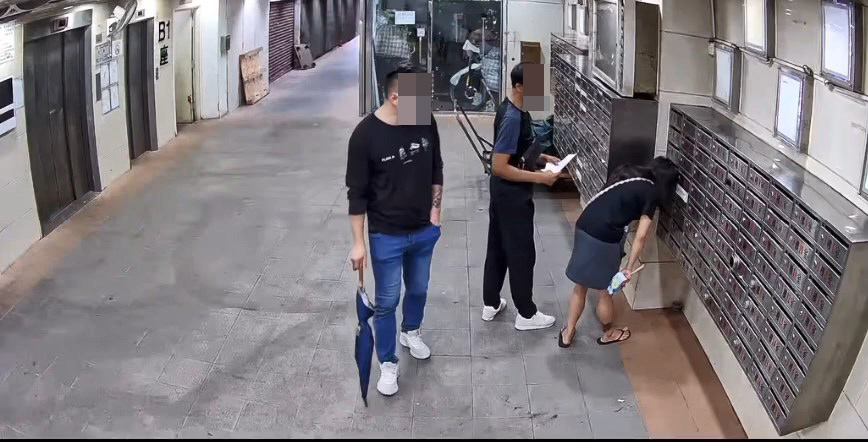 3名男女在於屯門恆威工業中心的信箱偷走多封信件。soule.doro@Threads影片截圖