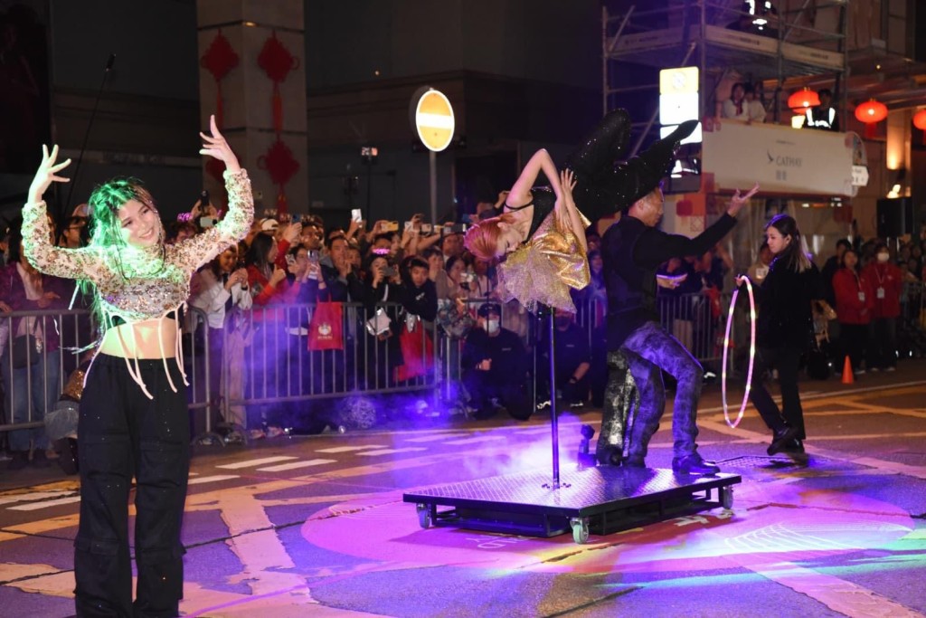 现场非常澎湃。