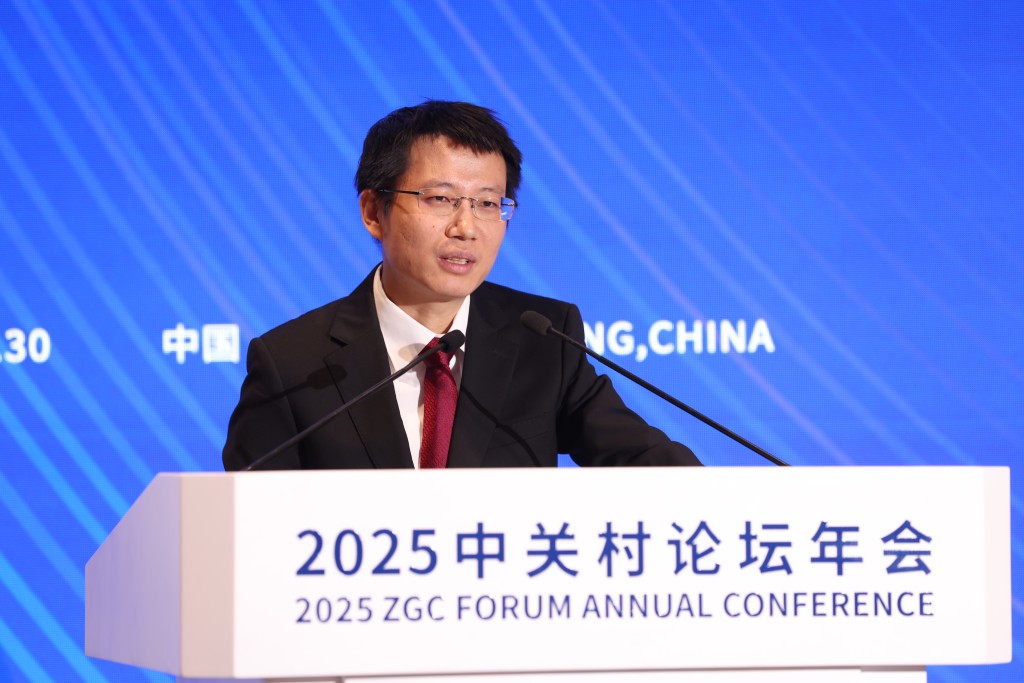 寒武紀陳天石則受惠於AI晶片,其股價一度超過茅台成A股「股王」,財富亦增加1,480億元,為增幅榜排名第5位。 寒武紀陳天石則受惠於AI晶片,其股價一度超過茅台成A股「股王」,財富亦增加1,480億元,為增幅榜排名第5位。