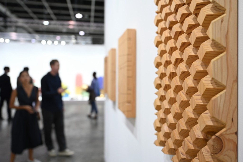 《Art Basel香港2023》YOD Gallery（日本大阪）的藝術家小清水漸（Susumu Koshimizu）《From Surface to Surface》（1C28）