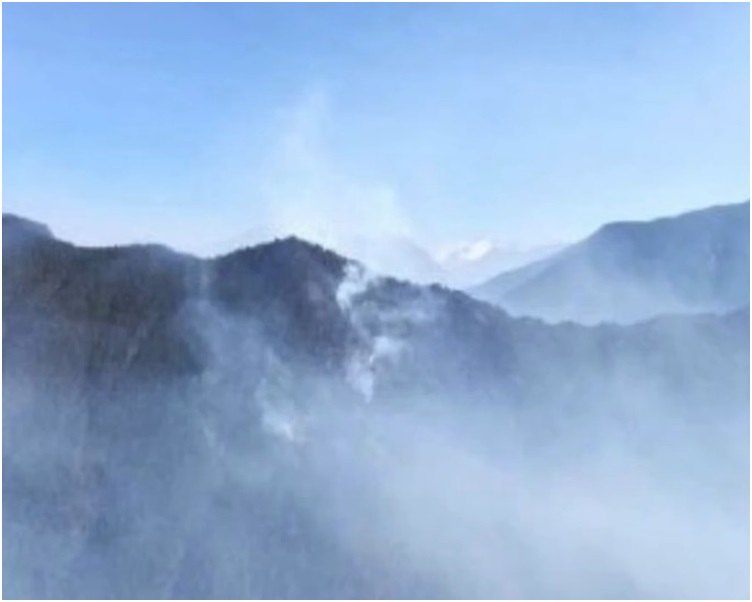 四川涼山木里山火復燃。