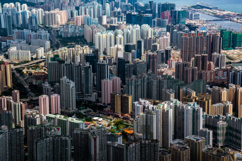 外資撤資對香港國際金融中心地位有所搖動。
