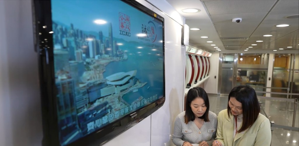 全港各銀行積極響應《誠信約章》，宣揚《誠信約章》理念。